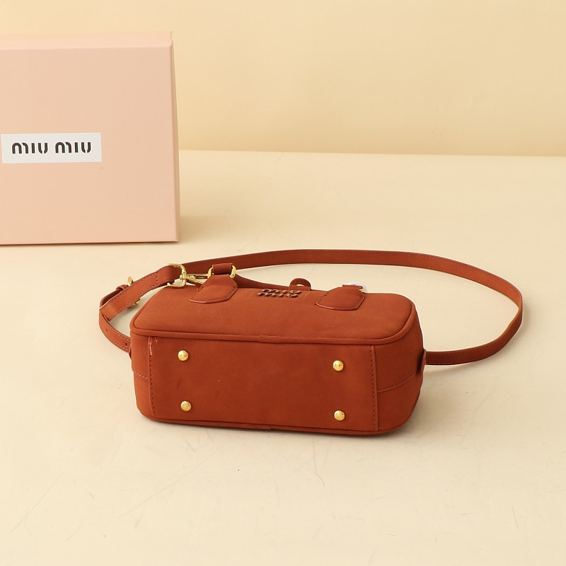 LMP21 bag 22-8-11cm Hand bag