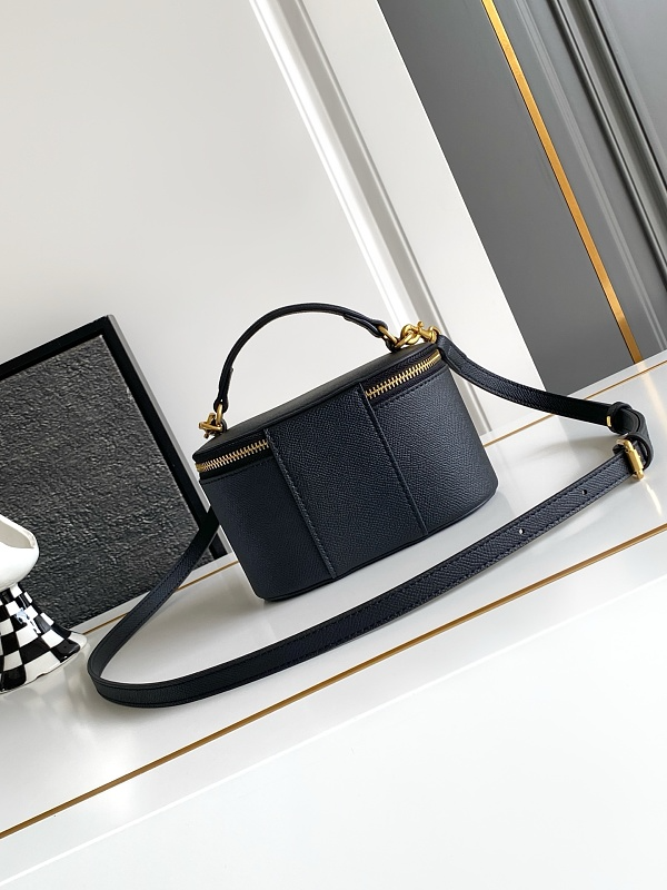 LVP2 bag17-10- 9cm  Shoulder bags