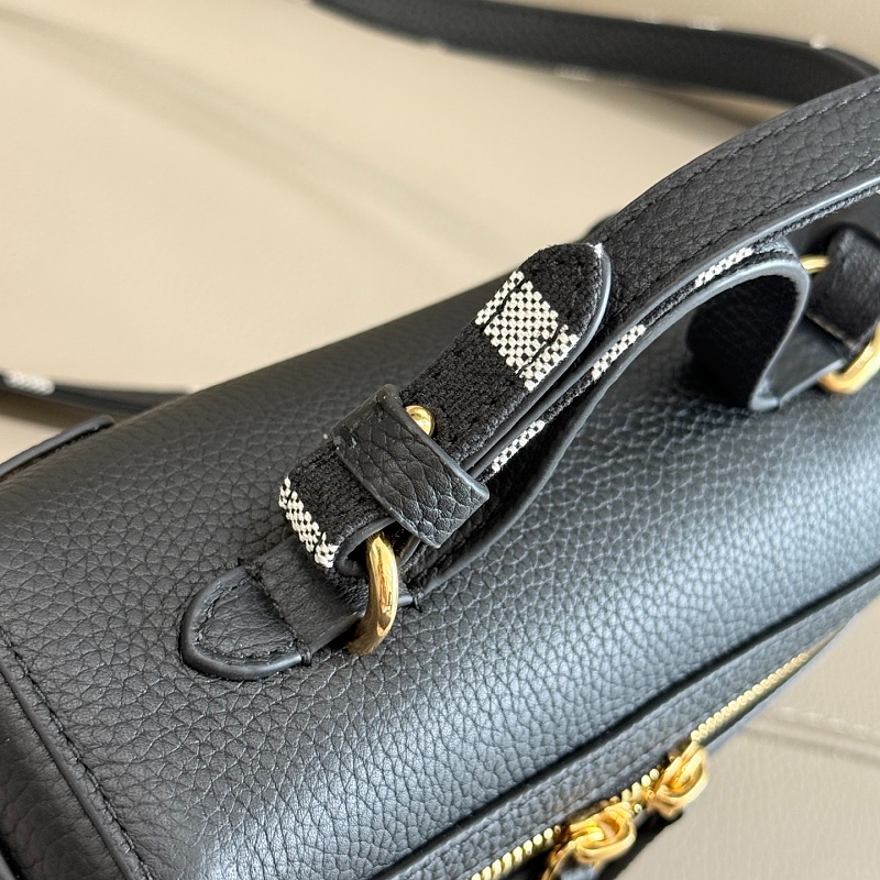 LBP18  Bag 19.5-8-15CM Shoulder bag