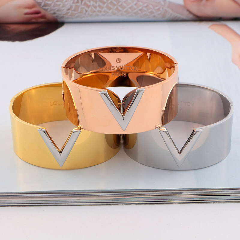 LVB123 Wide Version V Letter, Titanium Steel Bracelet, Women's Jewelry