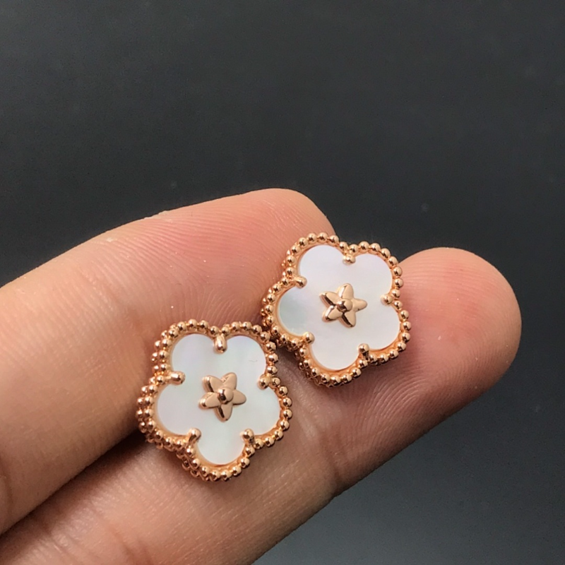 VAE60  Women's New Plum Blossom White Shell Earnail Jewelry