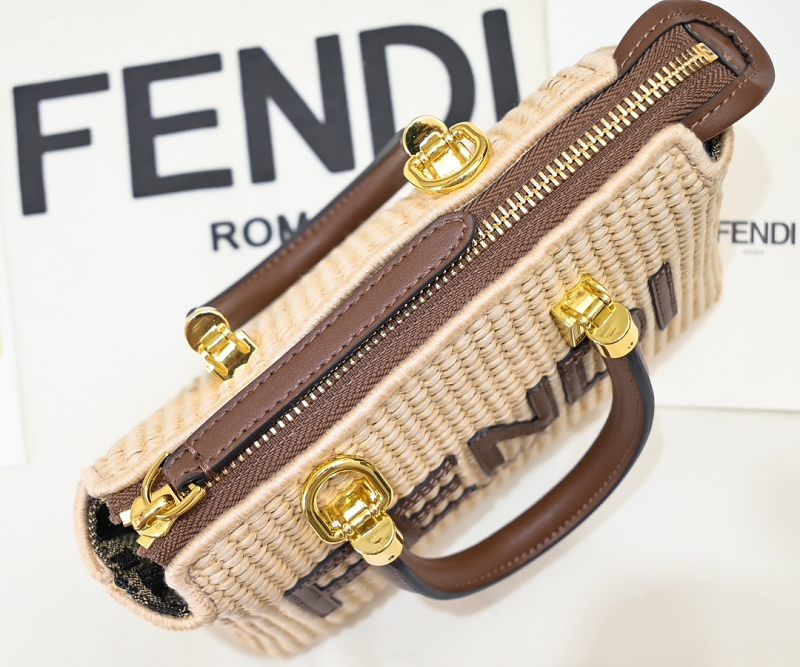 LFP32 bag 17-18-8cm Hand bag
