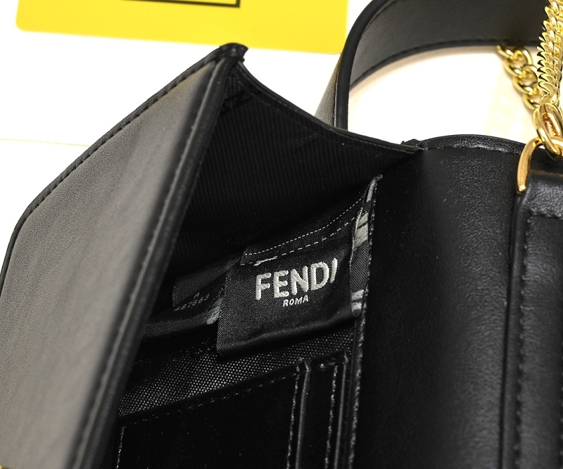 LFP38 bag 18-10-4cm Shoulder bags