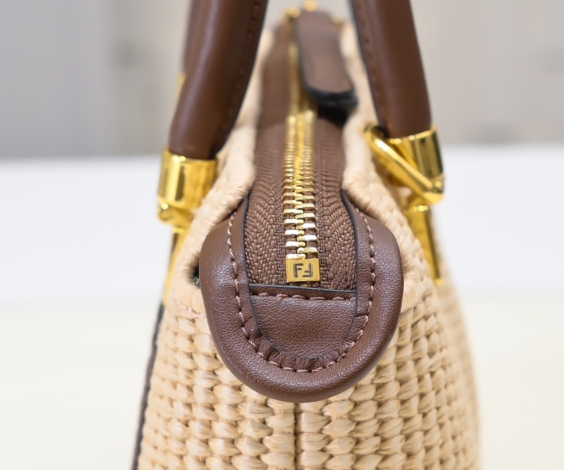 LFP32 bag 17-18-8cm Hand bag