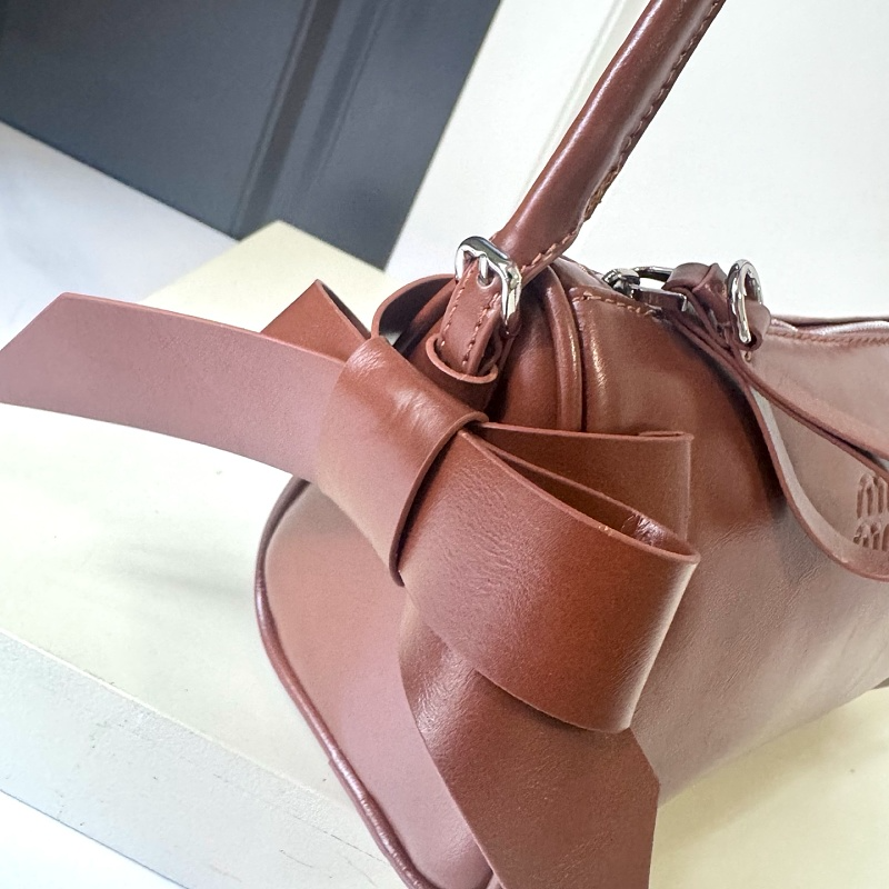 LMP28 bag 22-13-6cm Hand bag