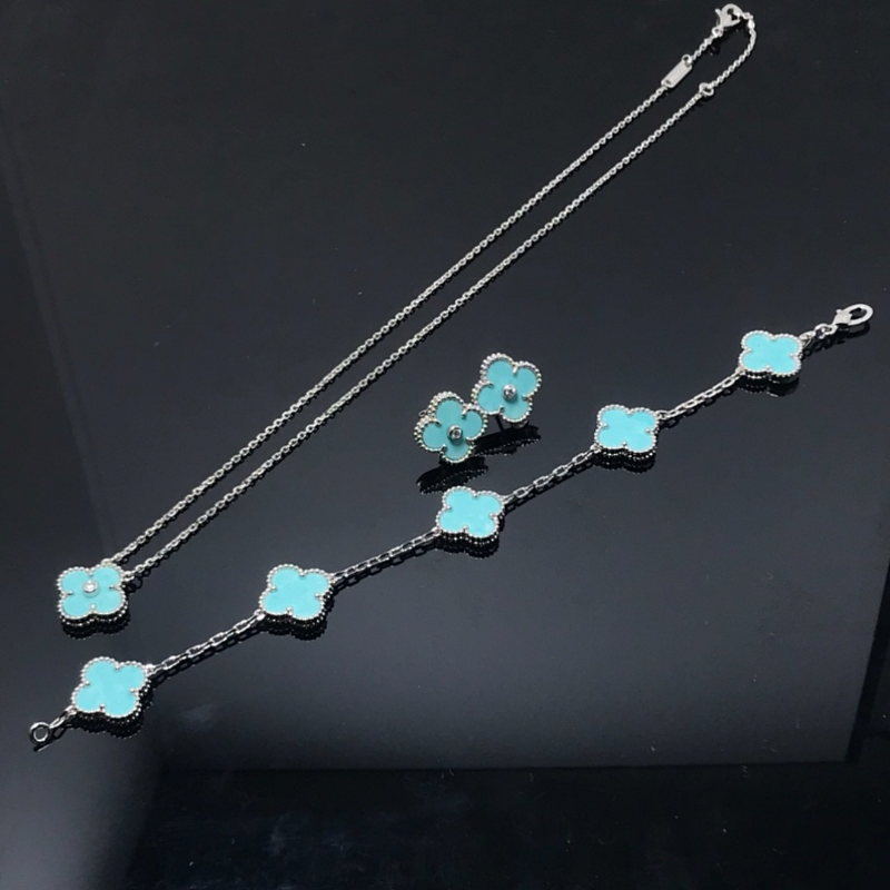 VAN63  Women's New Product Christmas Earnail Bracelet Necklace Set Jewelry