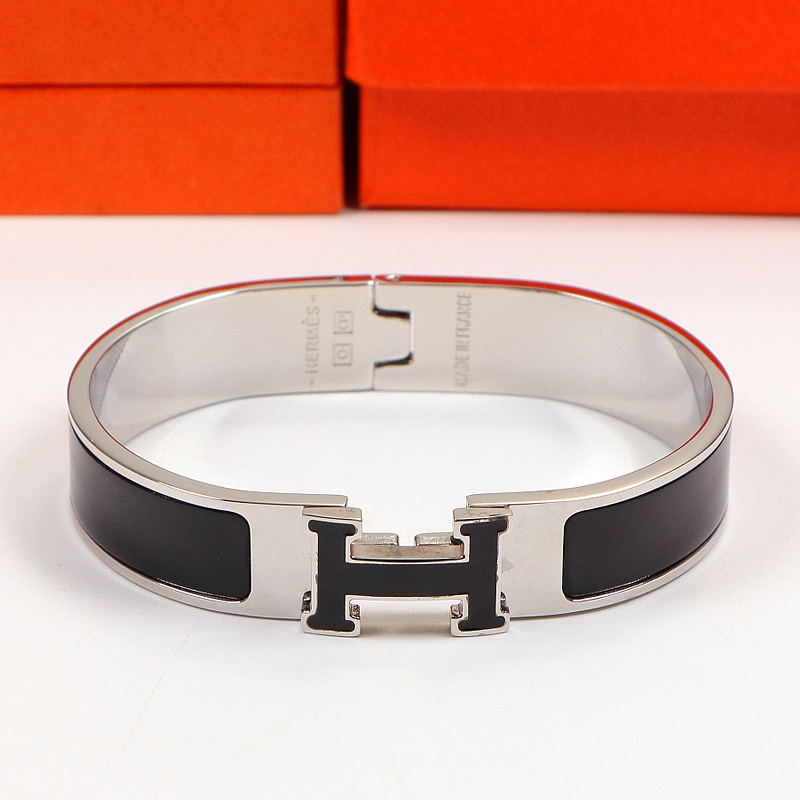 HB3 Classic stainless steel bracelet with H logo, high-quality jewelry