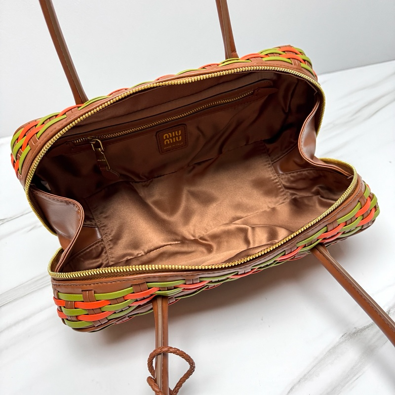LMP26 bag 28-12-9cm Hand bag