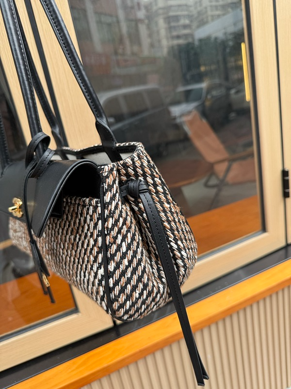 LCP113 bag 30.5-11-15cm  Shoulder bags