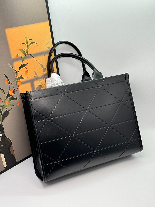 LPP37 bag 39-31-11cm Hand bag