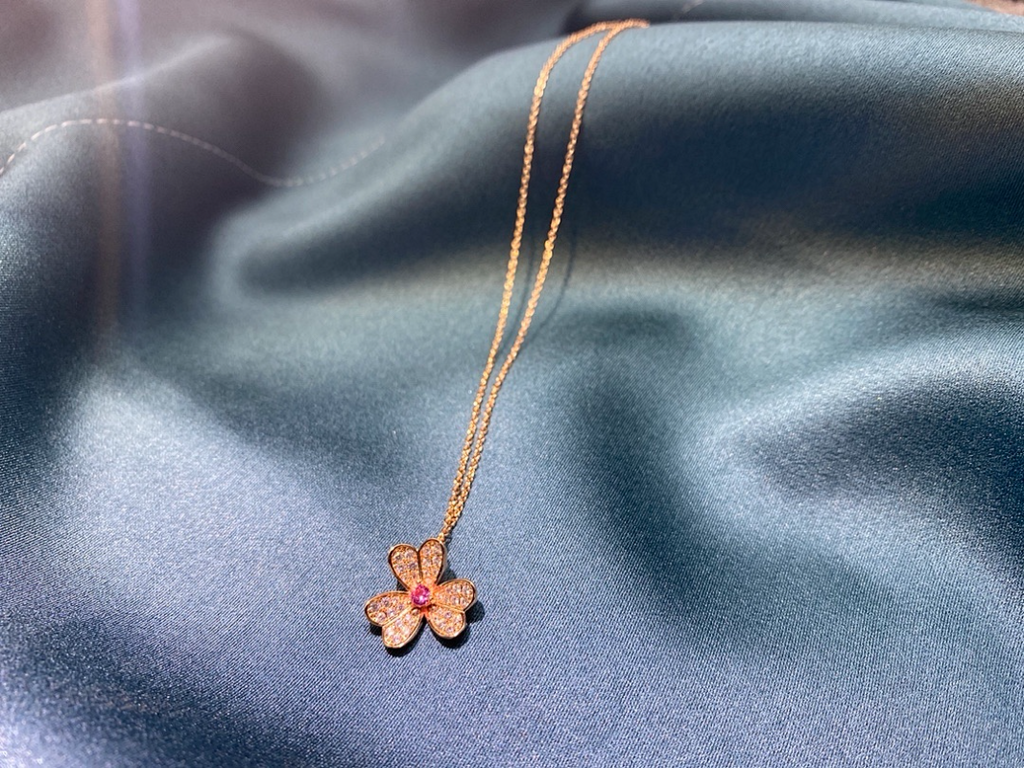 VAN64  Women's New Starry Sky Necklace Jewelry