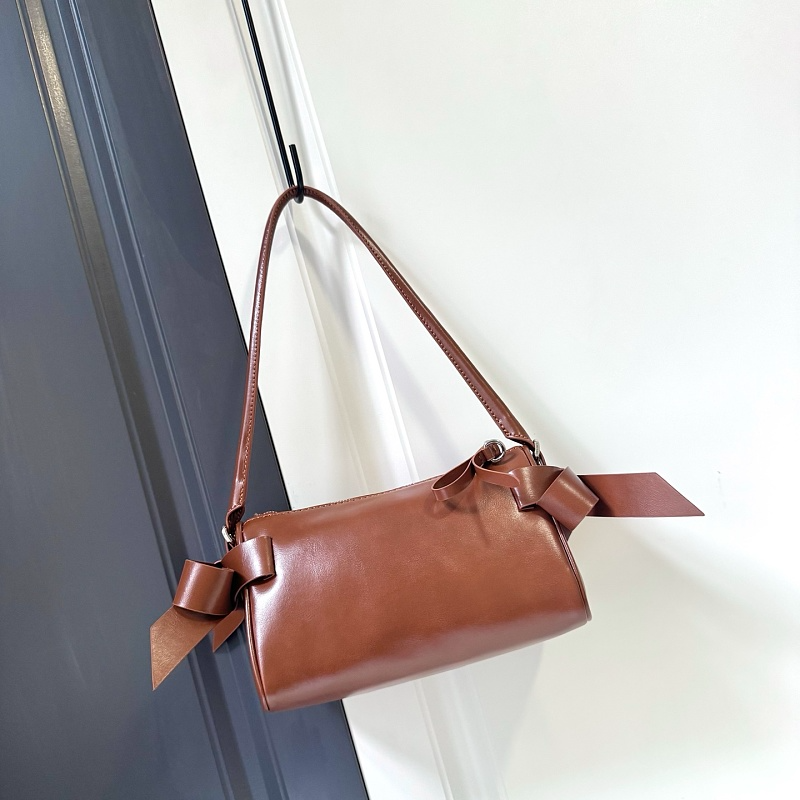 LMP28 bag 22-13-6cm Hand bag