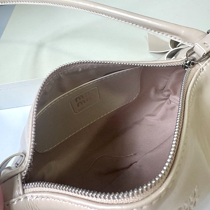 LMP28 bag 22-13-6cm Hand bag