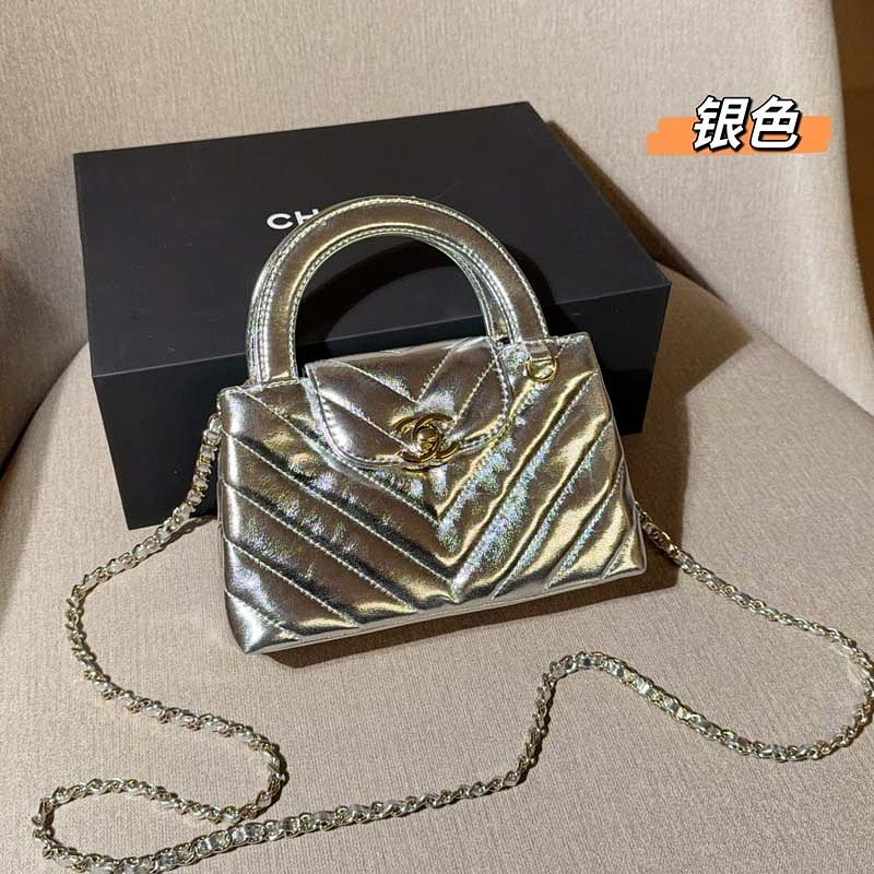 LCP114Shoulder bags 19-12-6CM with box