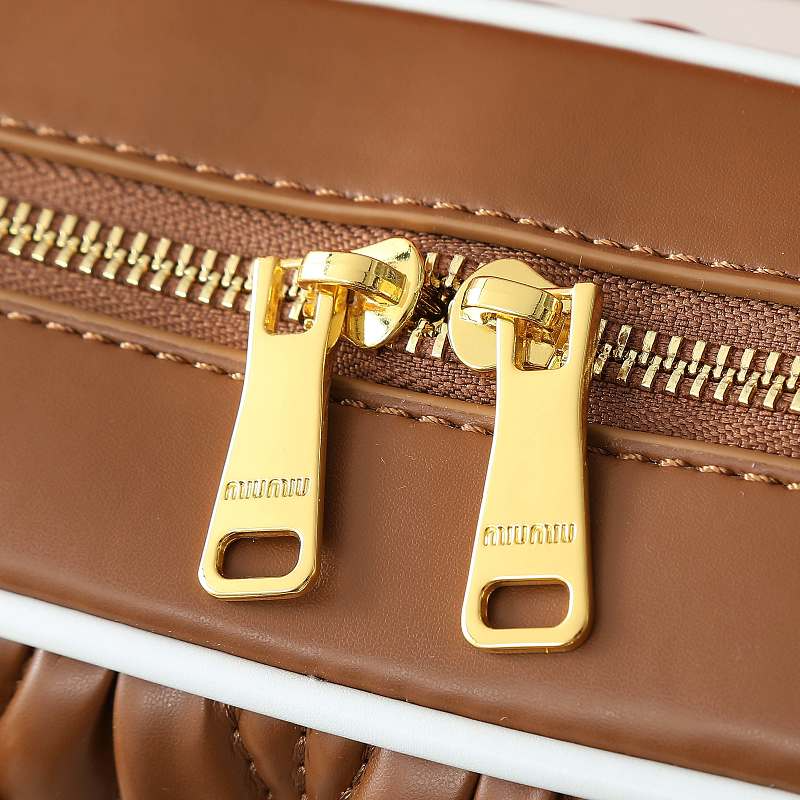 LMP23 bag 23-12-9cm Hand bag