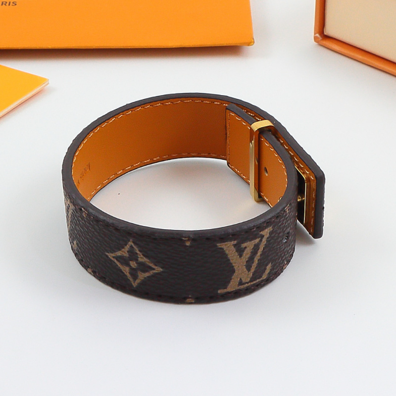 LVB111 Alphabet belt, European and American fashion belt titanium steel bracelet couple jewelry