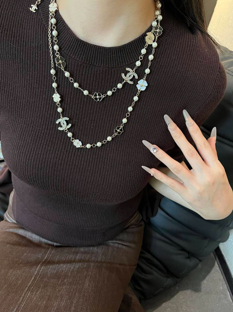 X708  Women's necklace, sweater chain, one three piece jewelry