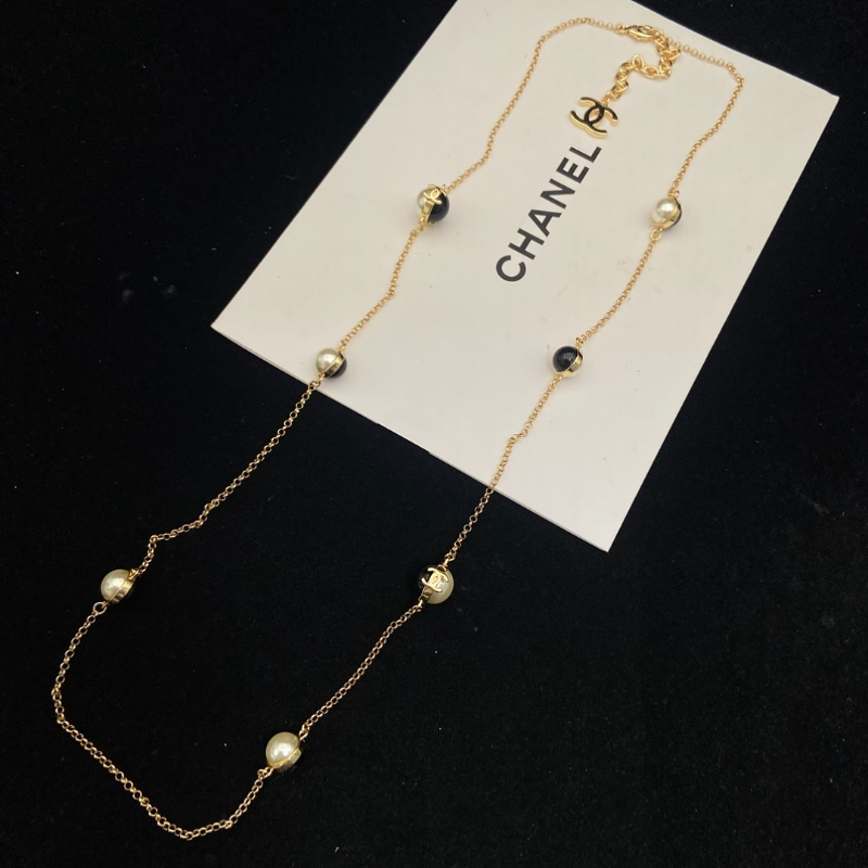 CHN114  Women's 26p black and white pearl sweater chain jewelry