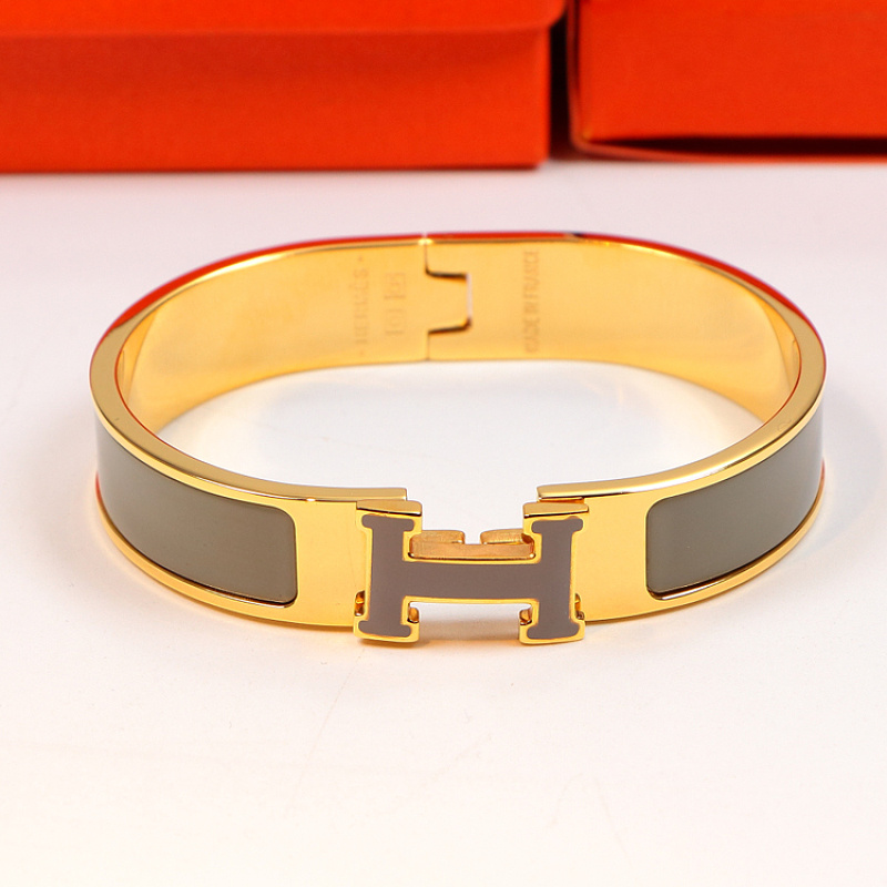 HB3 Classic stainless steel bracelet with H logo, high-quality jewelry