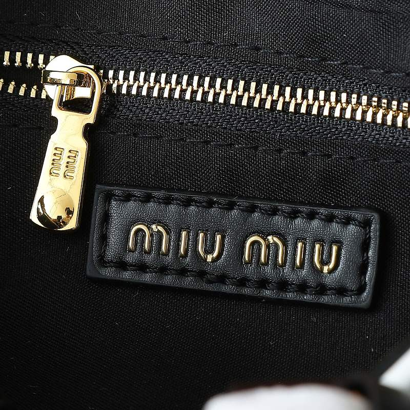 LMP23 bag 23-12-9cm Hand bag