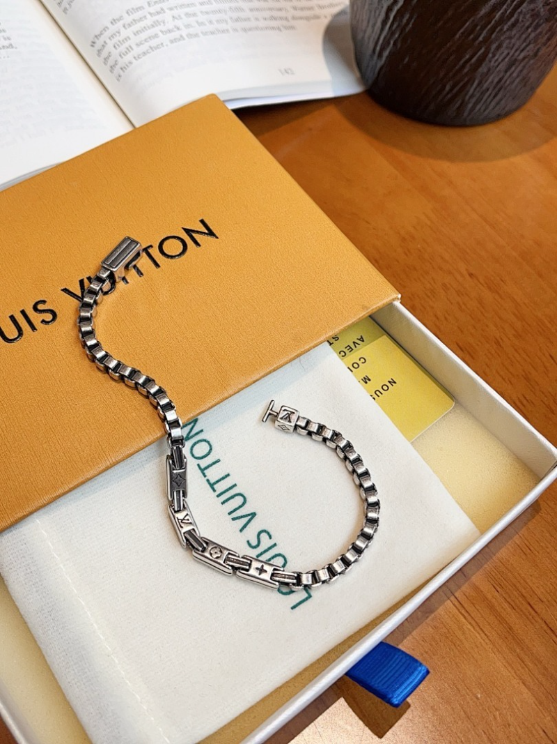 L227  Men's new fashionable titanium steel bracelet jewelry