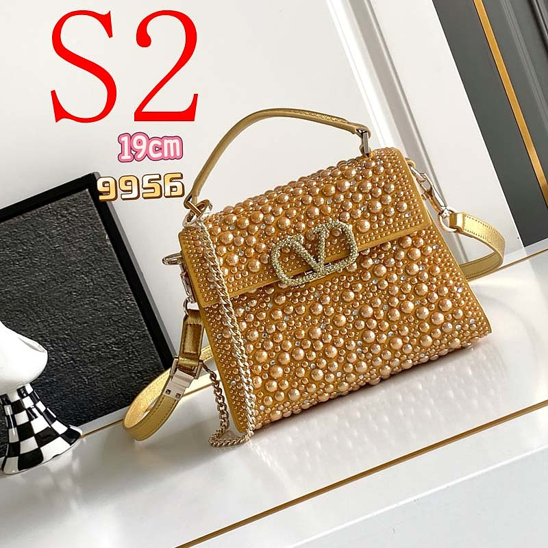 LVP9  bag 19-13-9 cm Shoulder bags