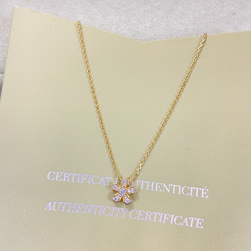 VAN46   Women's new product: diamond studded flower necklace and jewelry