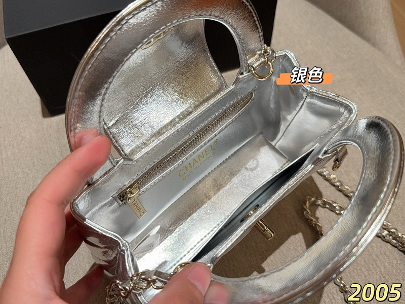 LCP114Shoulder bags 19-12-6CM with box