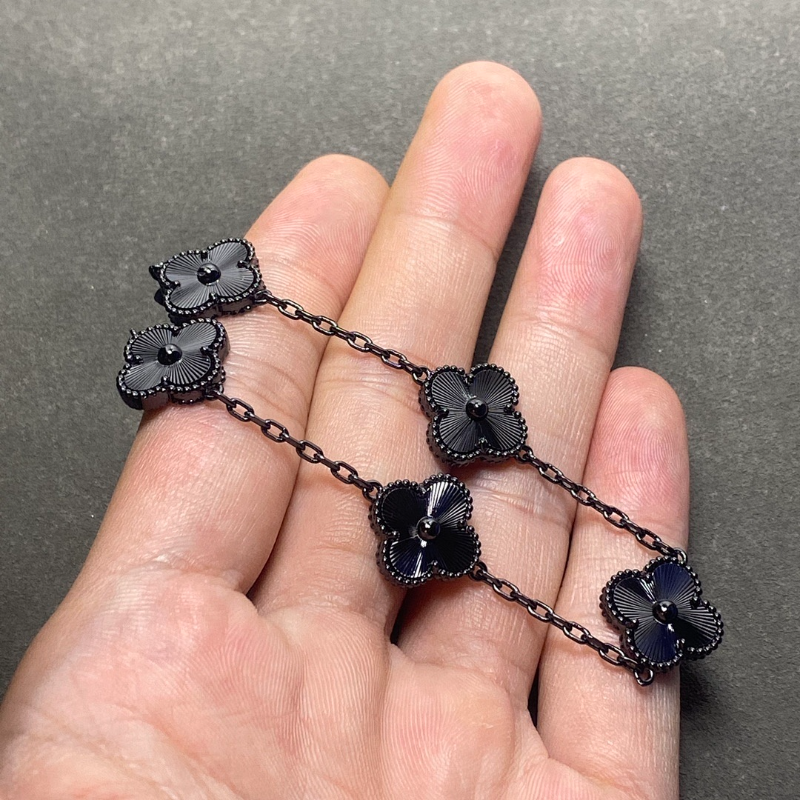 VAB55  Women's New Black Warrior Laser Five Flower Bracelet Jewelry
