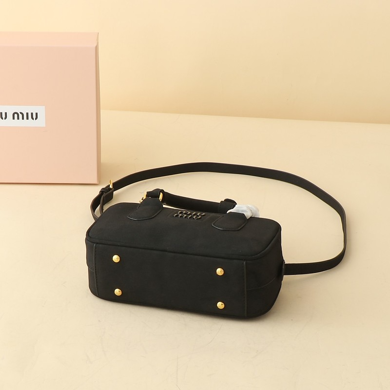 LMP21 bag 22-8-11cm Hand bag