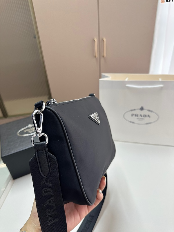 LPP44 bag 23-6-16CM  Shoulder bags with box
