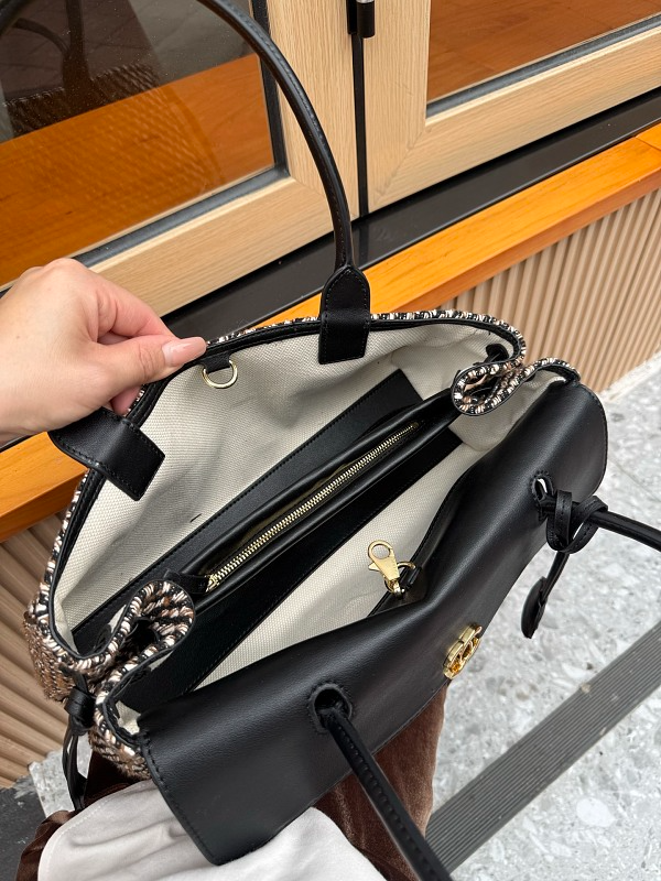 LCP113 bag 30.5-11-15cm  Shoulder bags