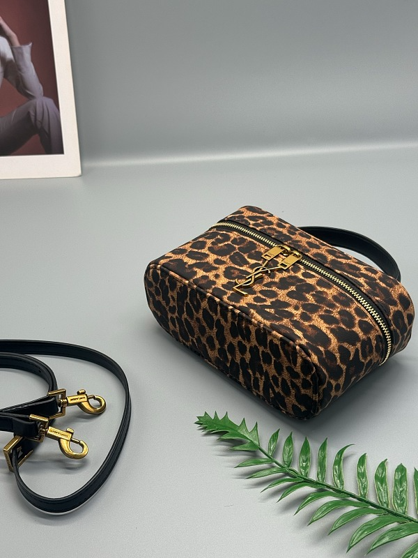 LYP56 bag 18.5-11-7cm  Shoulder bags