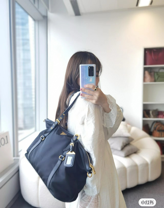 LPP35 bag 35-28CM Hand bag
