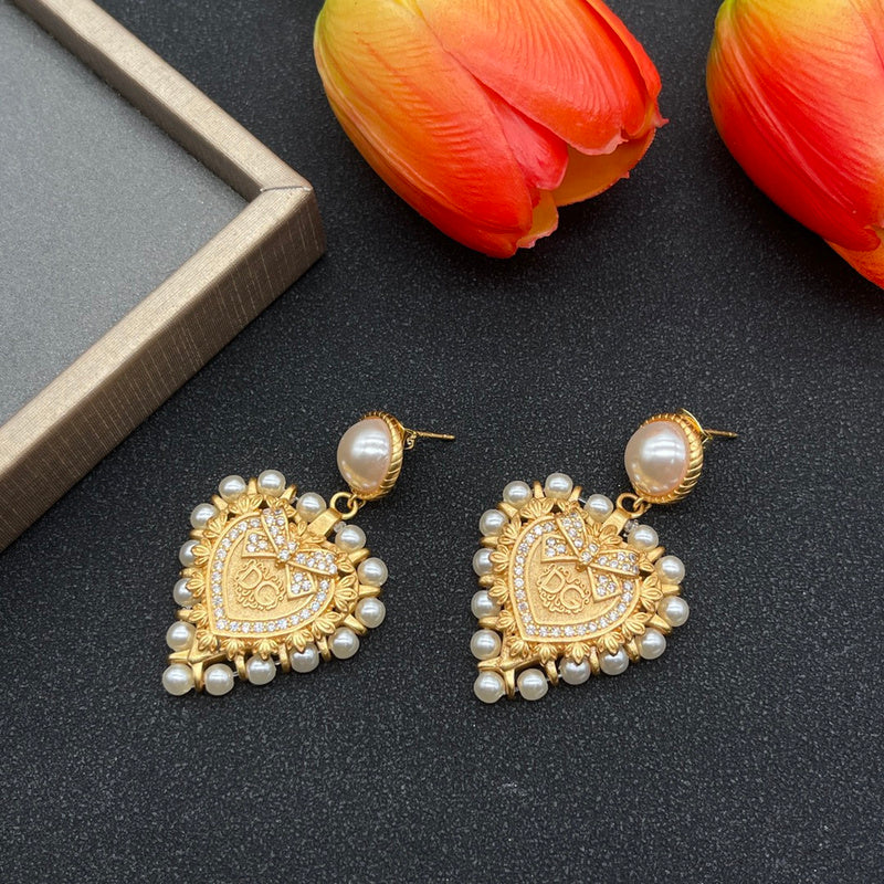 DGE10   Women's fashion earrings  Jewelry