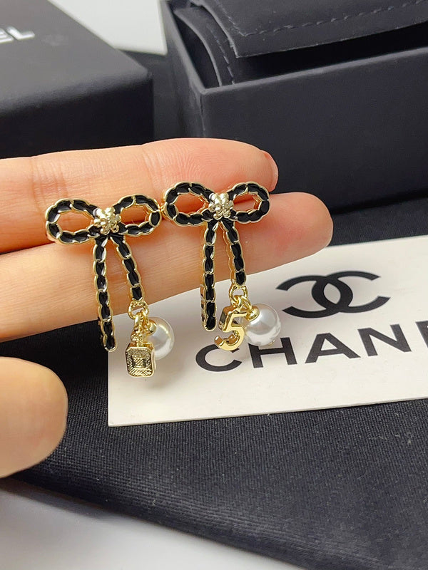 A1097  Women's new fashion stud earrings jewelry