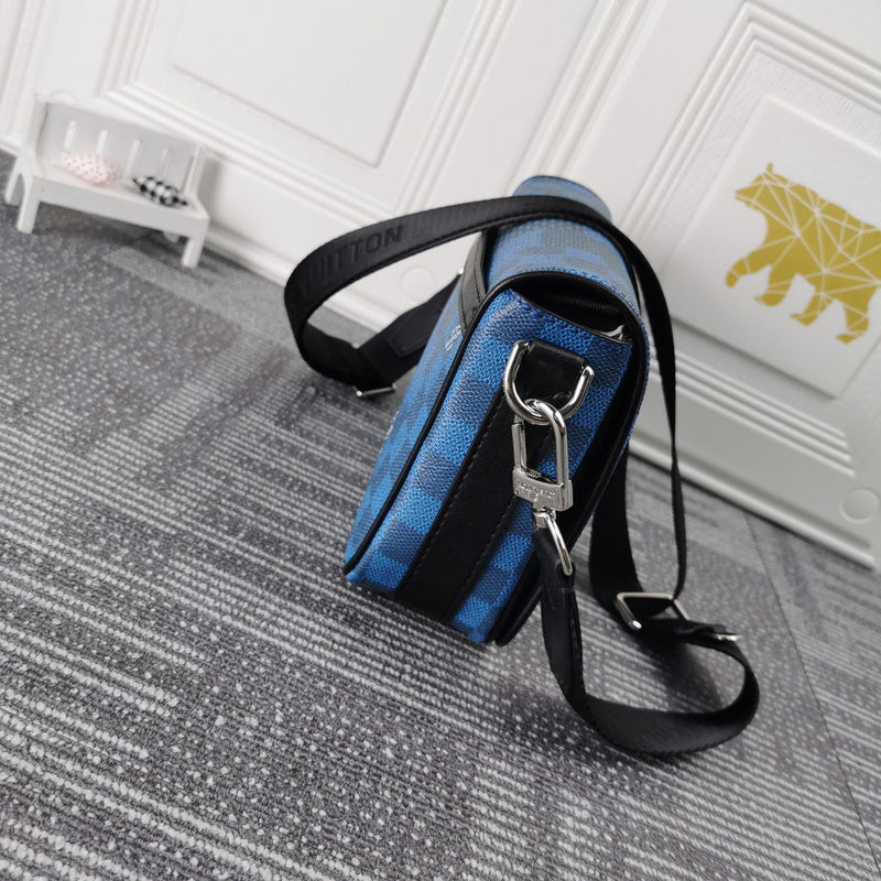 LLP84  Men Leather Bag 23.5 x 14.0 x 5.0CM high quality