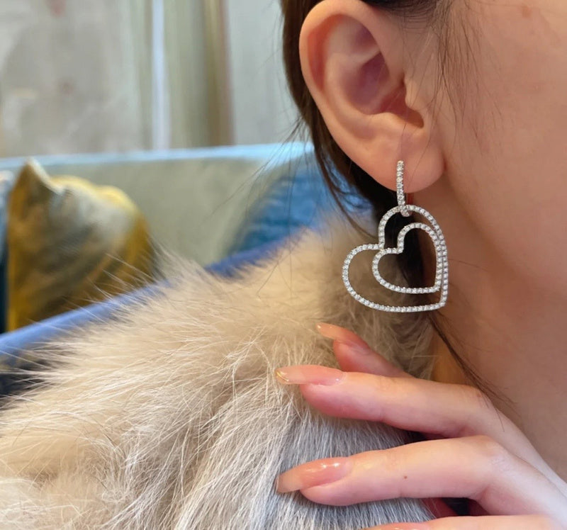 A1063  Diamond-studded earrings, a pair of detachable jewelry