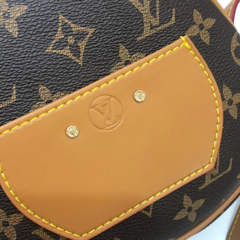 GLP201 Louis Vuitton Classic Women's Shoulder Bag Round Leather Crossbody Bag 18x16x6x5CM