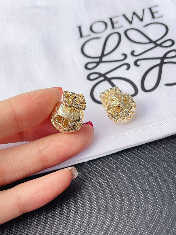 A1104  Women's new fashion stud earrings jewelry