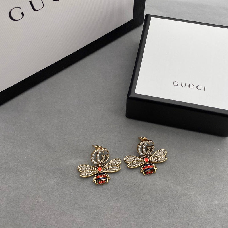 GE12  Ladies Fashion Bee Stud Earrings  Jewelry