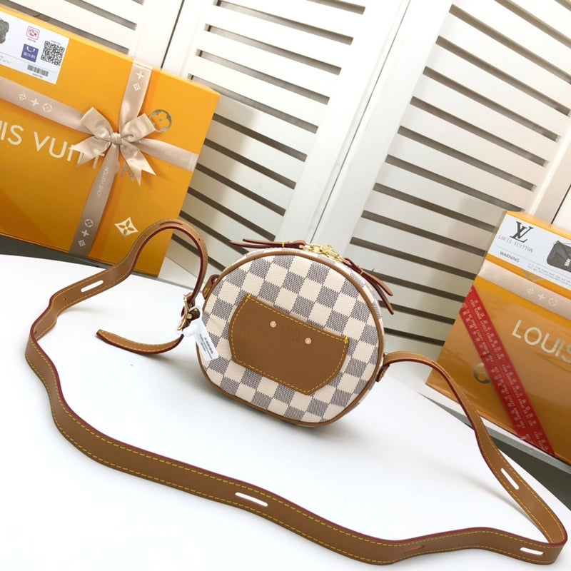 GLP201 Louis Vuitton Classic Women's Shoulder Bag Round Leather Crossbody Bag 18x16x6x5CM