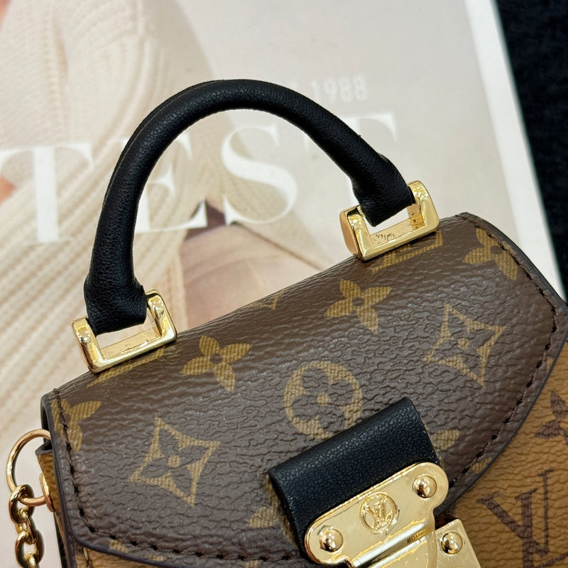 JK31 Key Chain Decorative small 12×10×3CM bag