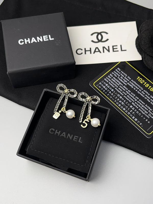 A1097  Women's new fashion stud earrings jewelry
