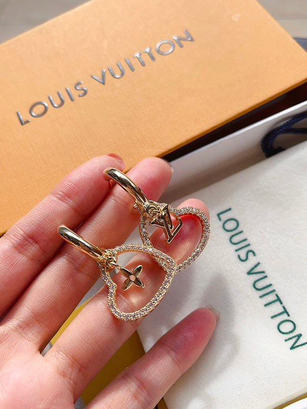 A1105  Women's new fashion stud earrings jewelry