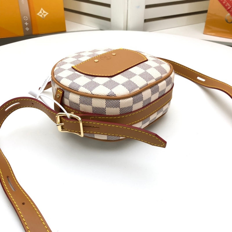 GLP201 Louis Vuitton Classic Women's Shoulder Bag Round Leather Crossbody Bag 18x16x6x5CM
