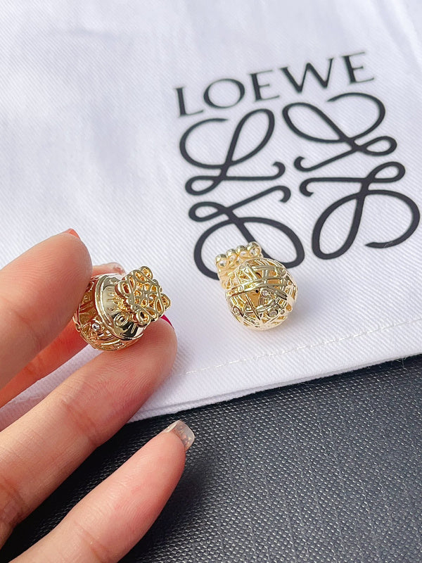 A1104  Women's new fashion stud earrings jewelry