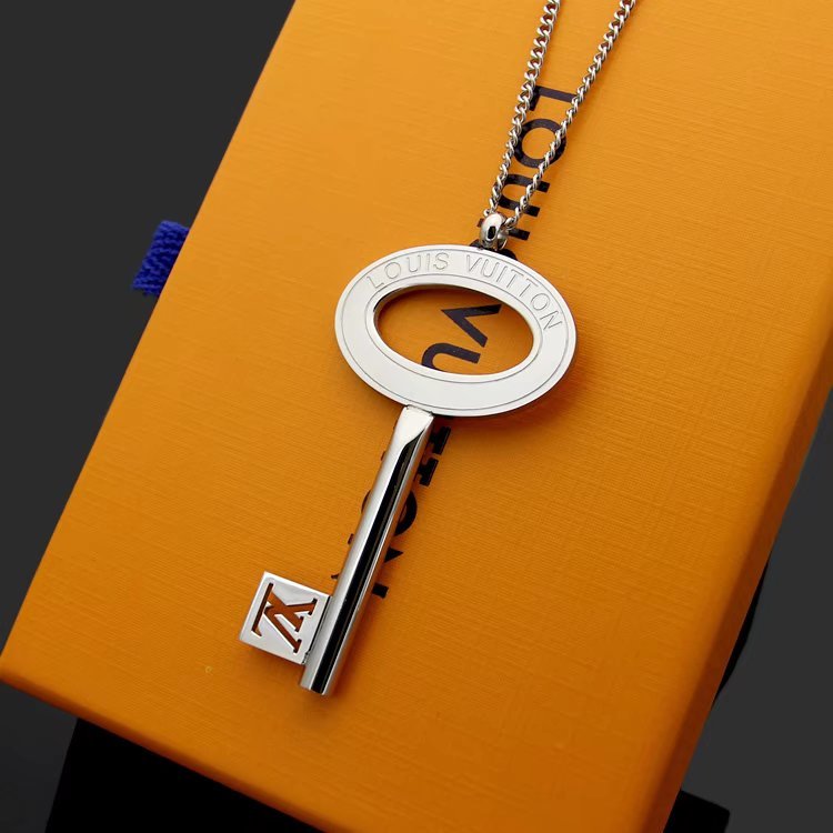 LVN014   Large Key Long Necklace Jewelry