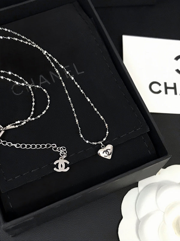 X596   Women's heart-shaped drip necklace jewelry