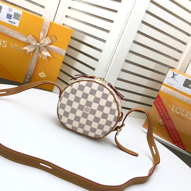GLP201 Louis Vuitton Classic Women's Shoulder Bag Round Leather Crossbody Bag 18x16x6x5CM